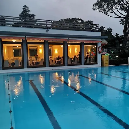 Apartment Portofino Near The Sea, Free Pool -free Tennis Club - Wifi